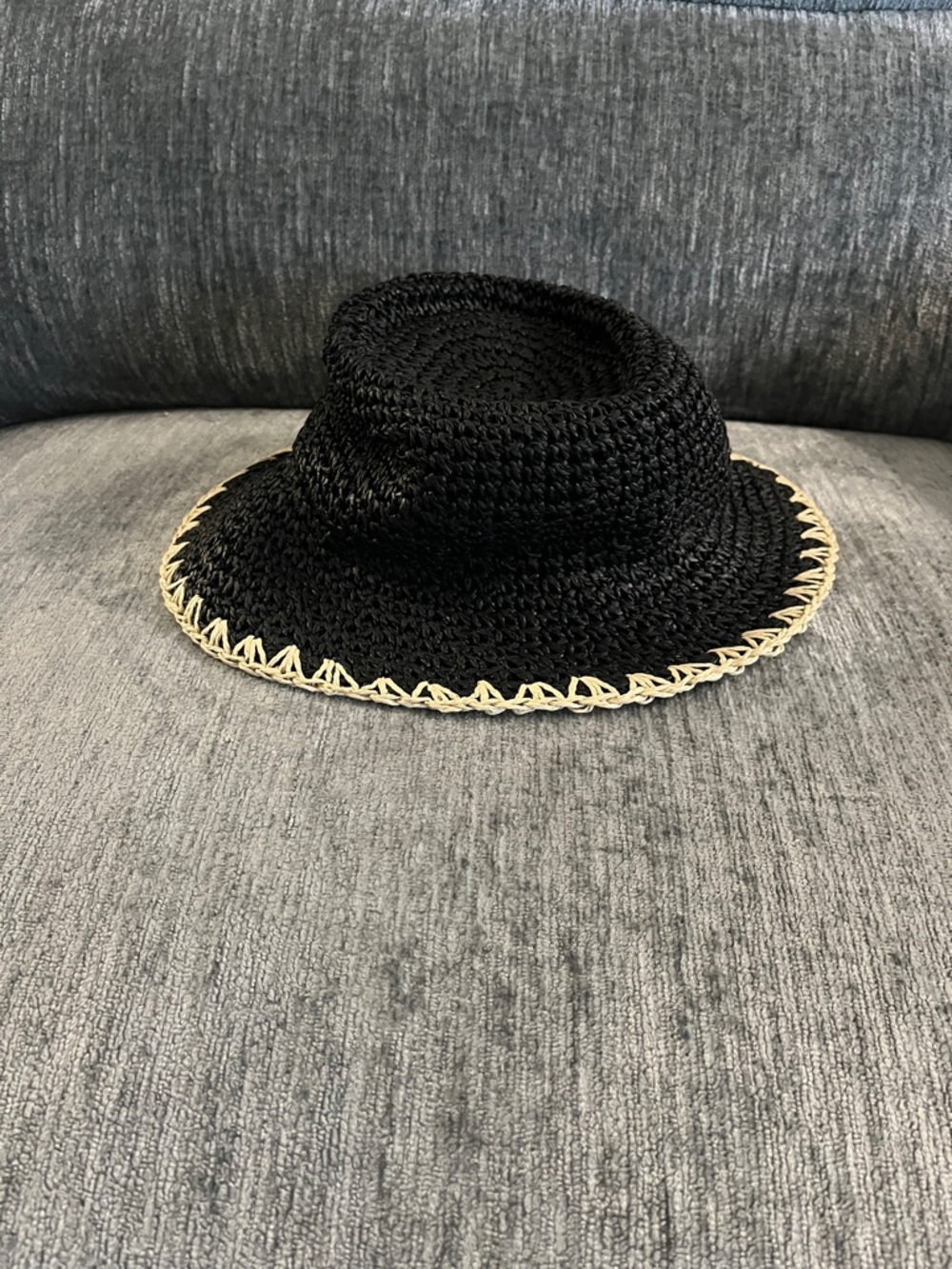 INTERNATIONAL CONCEPTS Black Straw Sun Hat with Contrast Trim